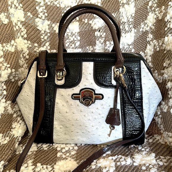 Guess Bag - Picture 4 of 16